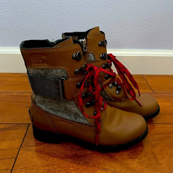 Brown and red sorel lace up boot - Picture 1 of 8